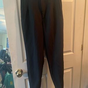 Form fitting trousers